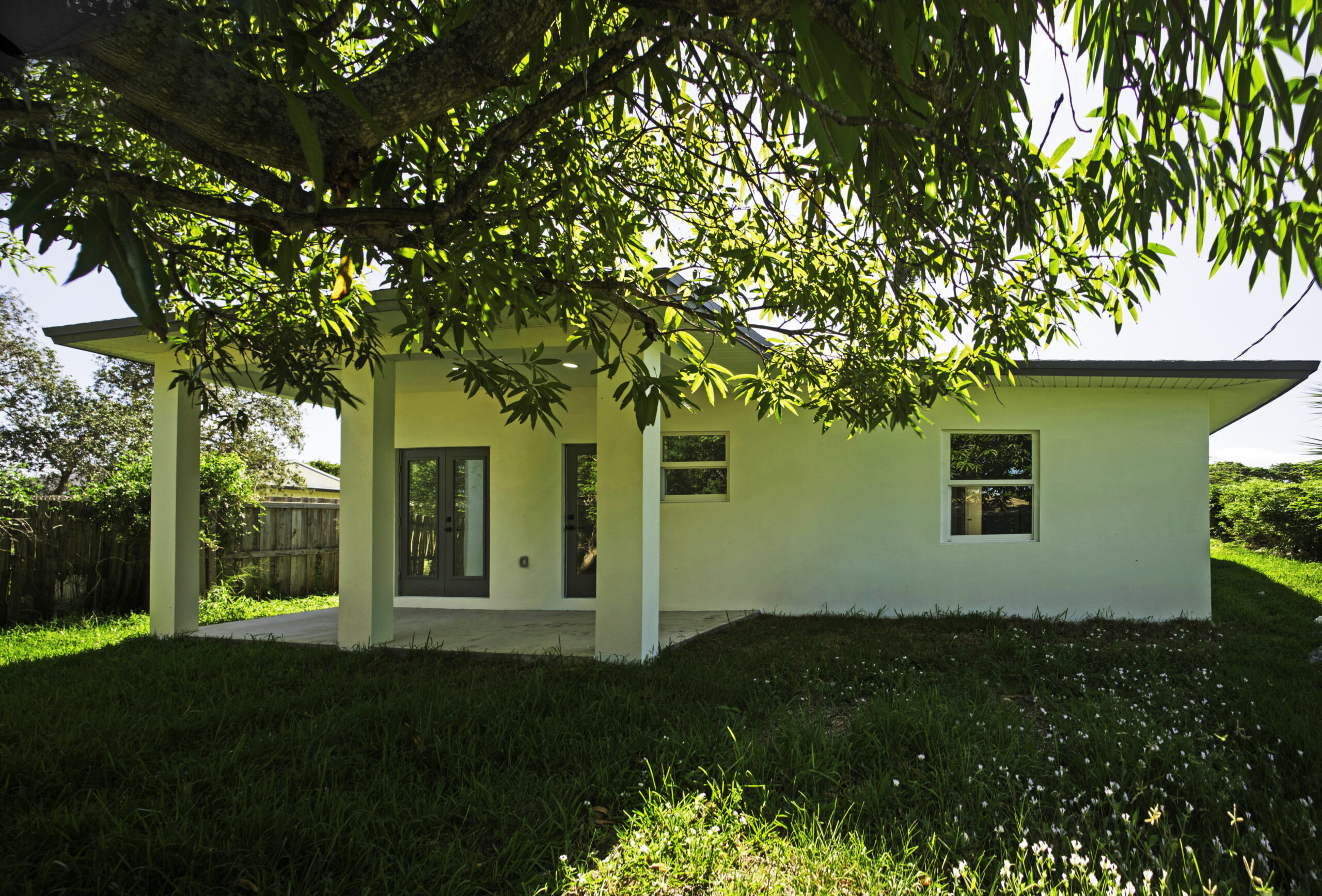 L1000855